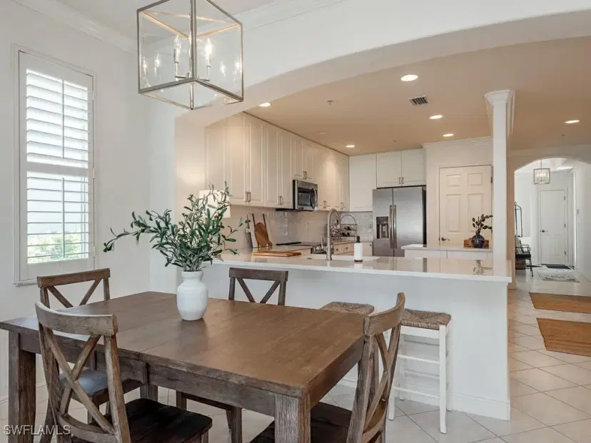Picture of 1128 Manor Lake Dr G-106, Naples FL 34110