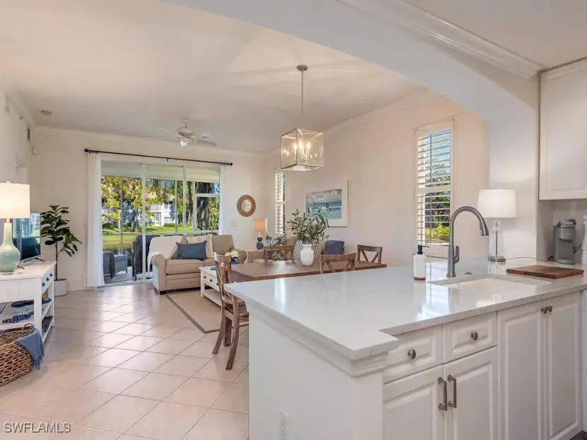 Picture of 1128 Manor Lake Dr G-106, Naples FL 34110