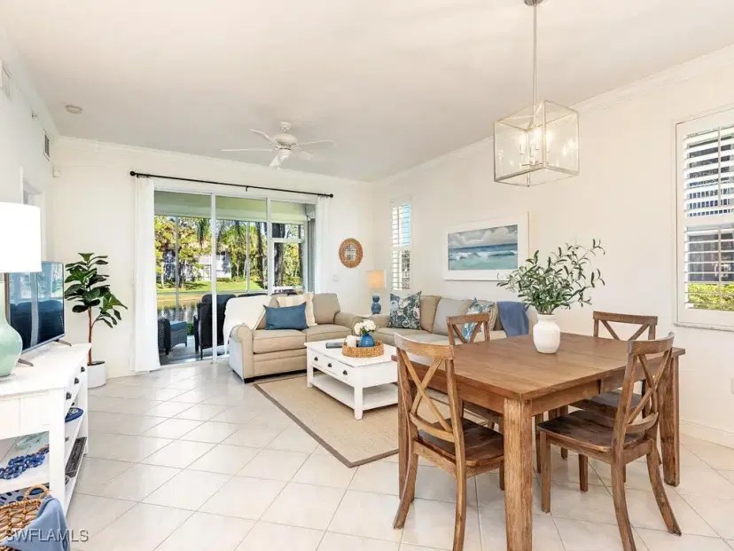 Picture of 1128 Manor Lake Dr G-106, Naples FL 34110