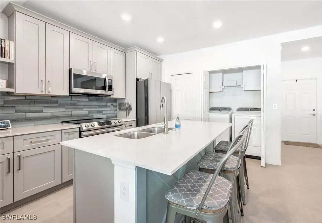 Picture of 14195 Oviedo Pl, Fort Myers, FL 33905