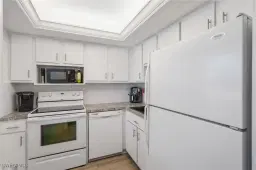 Picture of 1624 Pine Valley Dr 208, Fort Myers, FL 33907