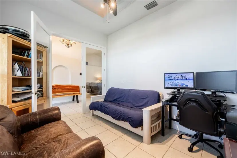 Picture of 1904 NW 1St St, Cape Coral FL 33993