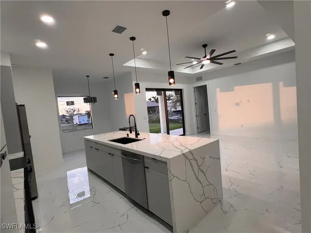 Picture of 2122 NE 14Th Pl, Cape Coral, FL 33909