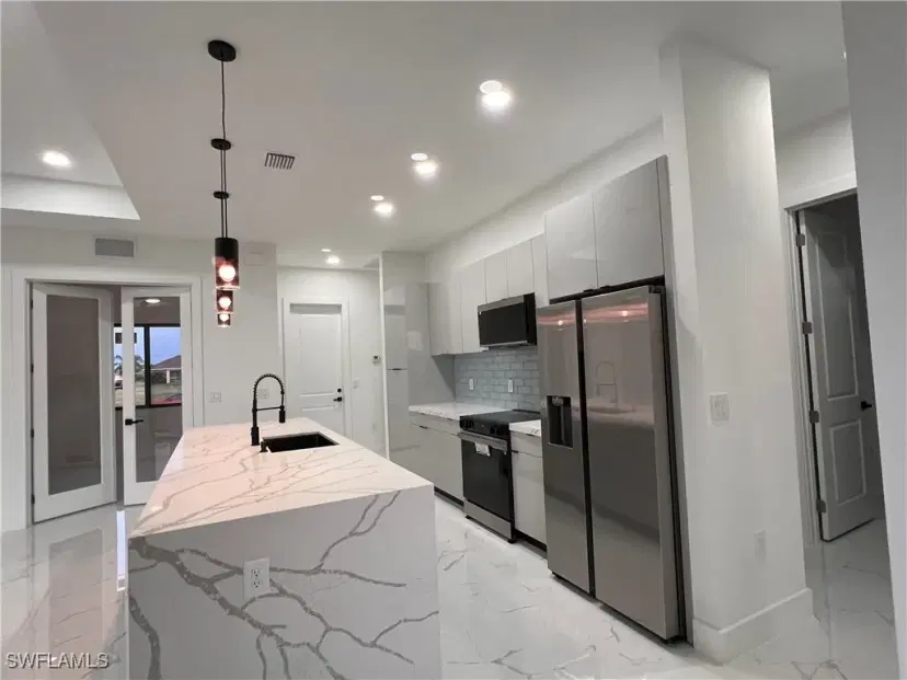 Picture of 2122 NE 14Th Pl, Cape Coral FL 33909
