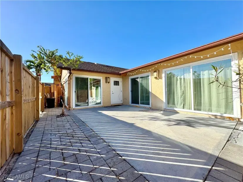 Picture of 6342 Royal Woods Dr, Fort Myers FL 33908