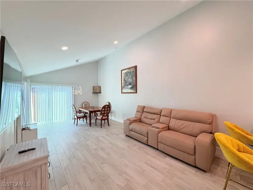Picture of 6342 Royal Woods Dr, Fort Myers FL 33908