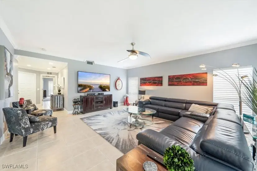 Picture of 752 Eagle Creek Dr 101, Naples FL 34113