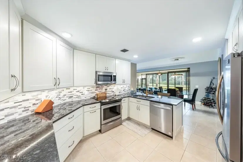 Picture of 752 Eagle Creek Dr 101, Naples FL 34113
