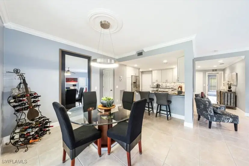 Picture of 752 Eagle Creek Dr 101, Naples FL 34113