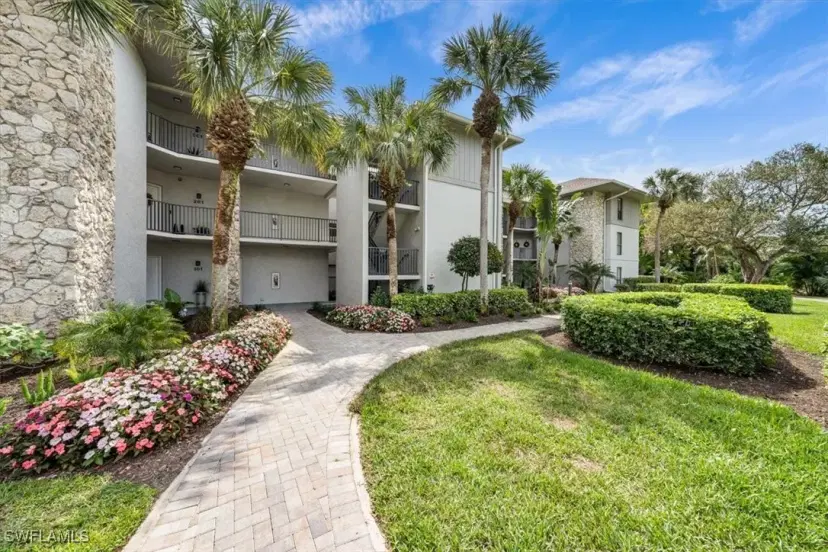 Picture of 752 Eagle Creek Dr 101, Naples FL 34113