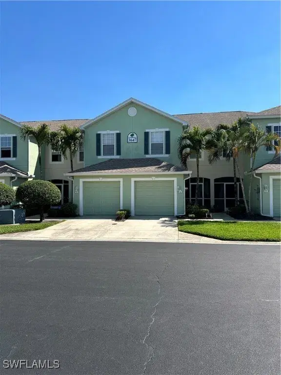 Picture of 3647 Pine Oak Cir 106, Fort Myers FL 33916