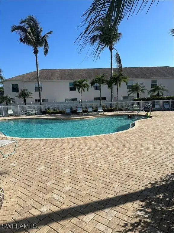 Picture of 3647 Pine Oak Cir 106, Fort Myers FL 33916