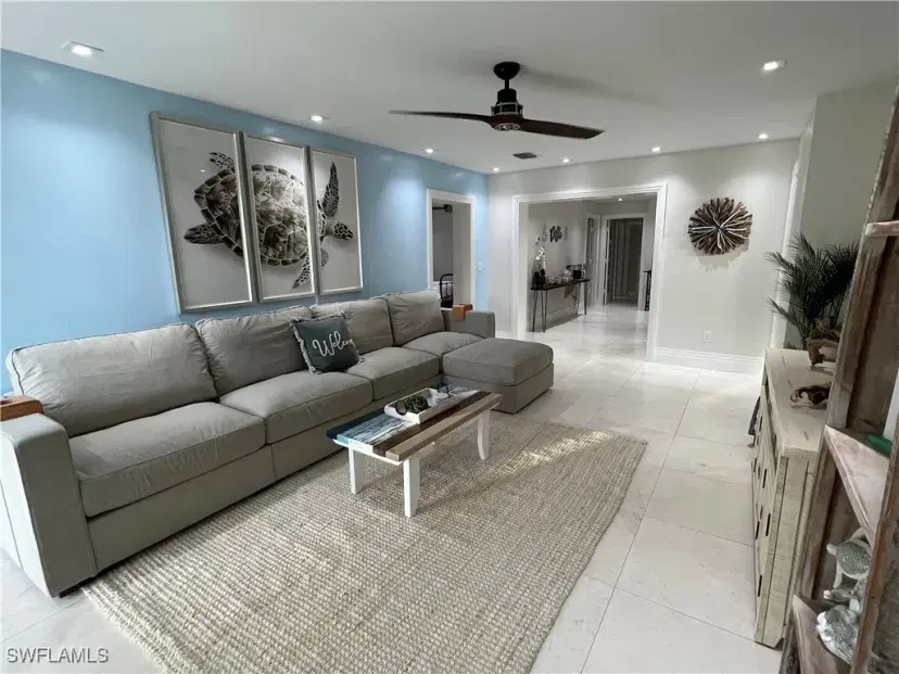 Picture of 648 100Th Ave N, Naples FL 34108