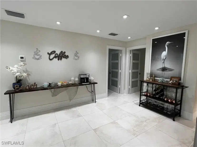 Picture of 648 100Th Ave N, Naples FL 34108