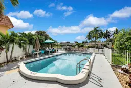 Picture of 912 Pine Drive 204, Pompano Beach, FL 33060
