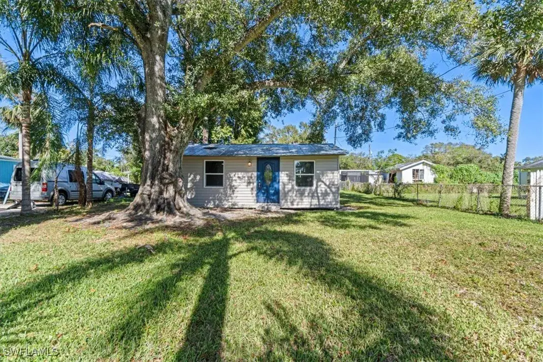 Picture of 454 Ellis St, North Fort Myers, FL 33903