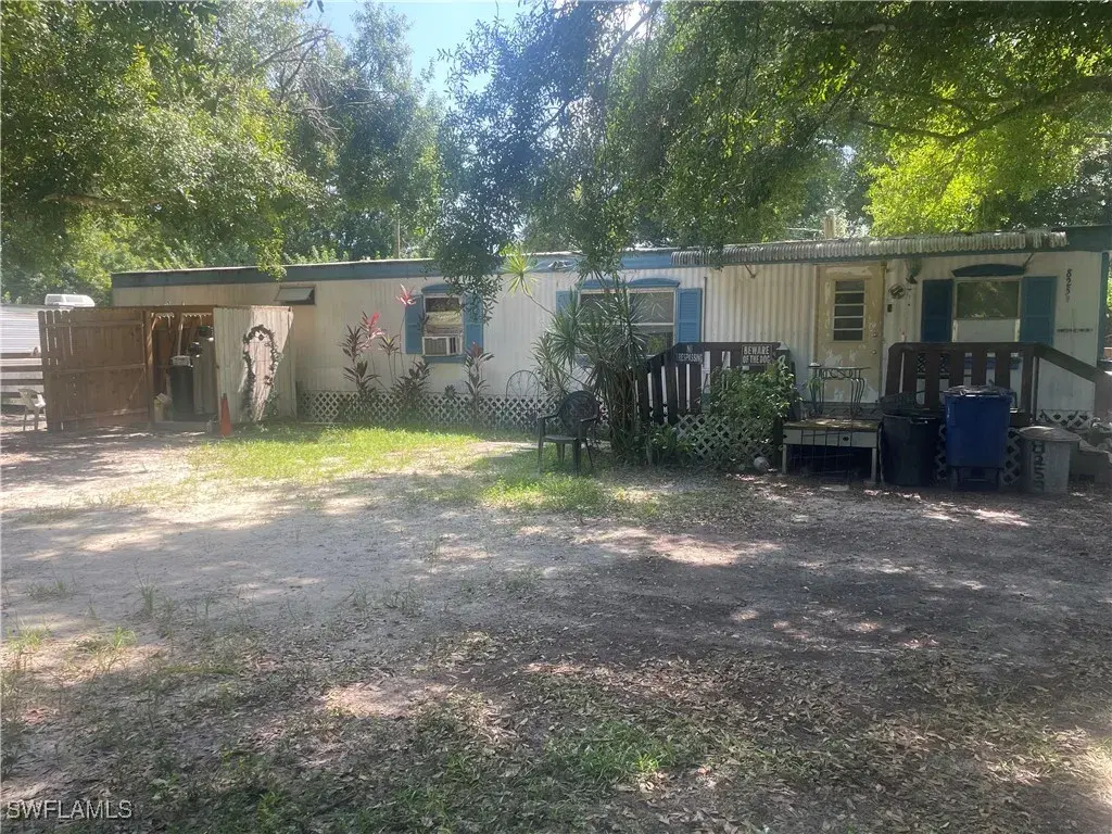 Picture of 8259 Tolles Dr, North Fort Myers, FL 33917