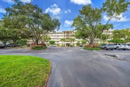 Picture of 3970 Oaks Clubhouse Dr 207, Pompano Beach, FL 33069
