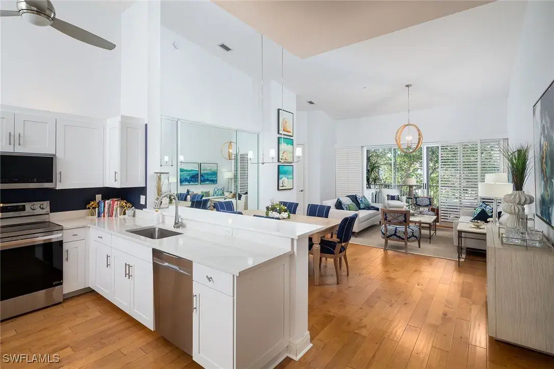 Picture of 810 Breakaway Ln 203, Naples, FL 34108