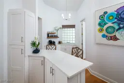 Picture of 810 Breakaway Ln 203, Naples, FL 34108