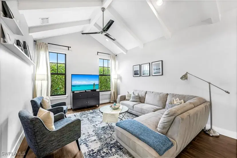 Picture of 1140 Jeronimo Dr, Naples FL 34103