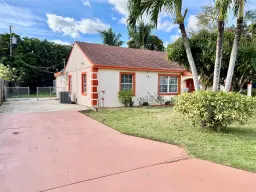 Picture of 909 Helena Dr, Lake Worth, FL 33461