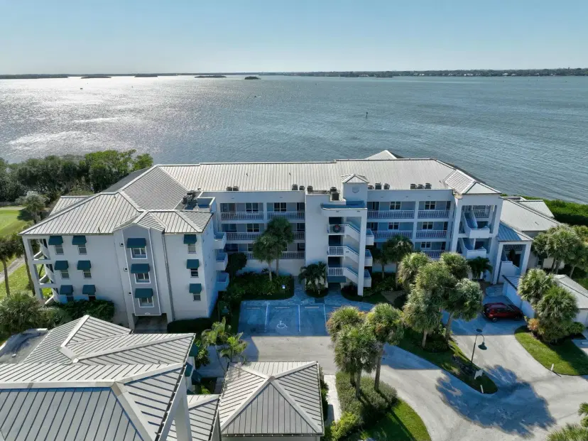 Picture of 144 NE Edgewater Drive 3105, Stuart FL 34996
