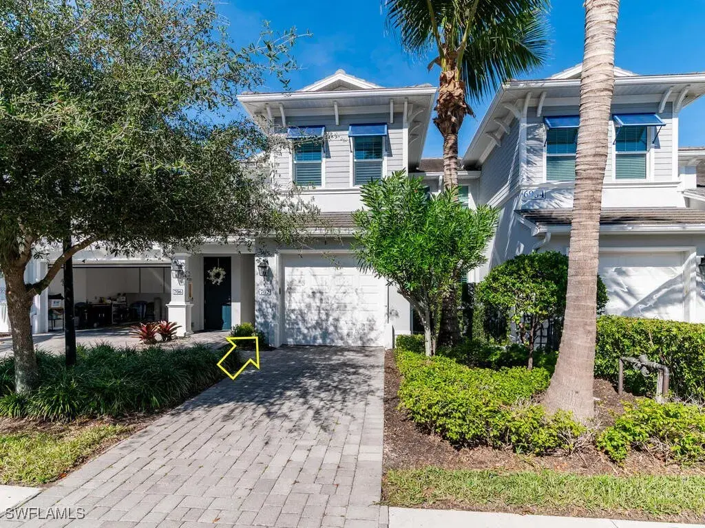 Picture of 6954 Avalon Cir 702, Naples, FL 34112