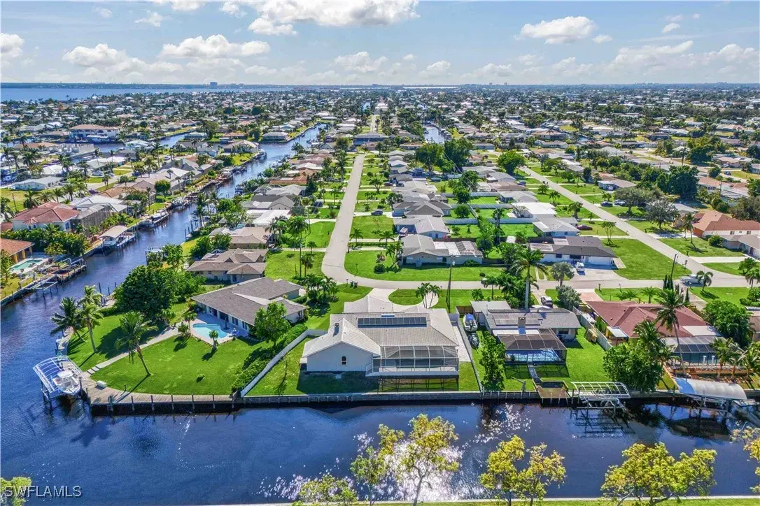 Picture of 1827 SE 26Th Ter, Cape Coral, FL 33904