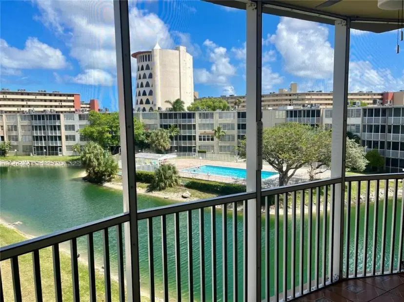 Picture of 1690 NE 191St St 405-1, Miami FL 33179