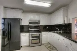 Picture of 1690 NE 191St St 405-1, Miami, FL 33179