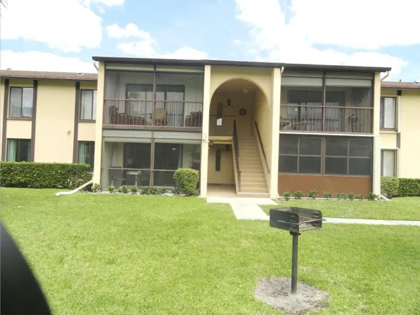 Picture of 810 Sky Pine Way F2, Greenacres FL 33415