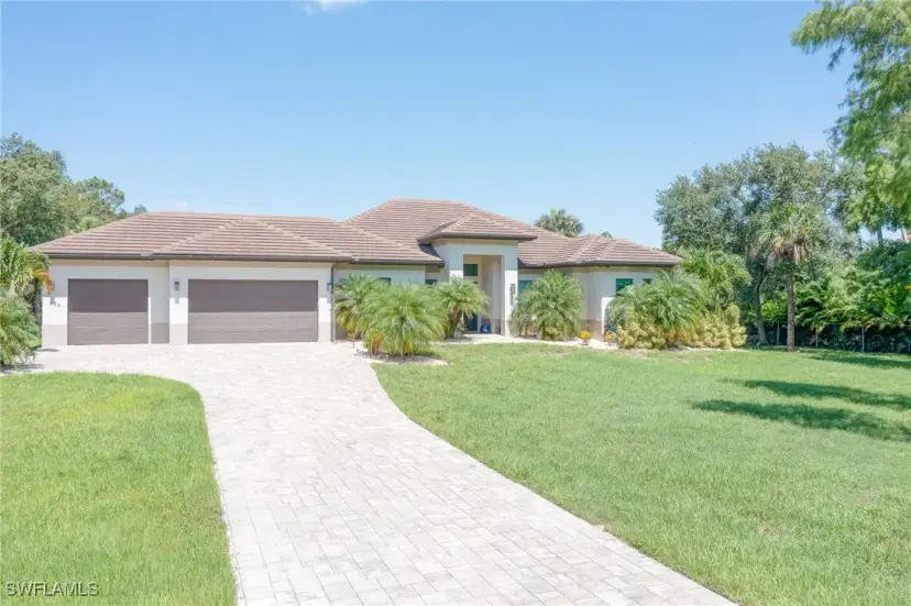 Picture of 505 7Th St Nw, Naples FL 34120