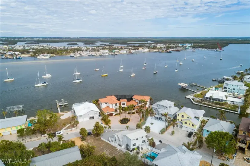 Picture of 391 Palermo Cir, Fort Myers Beach FL 33931