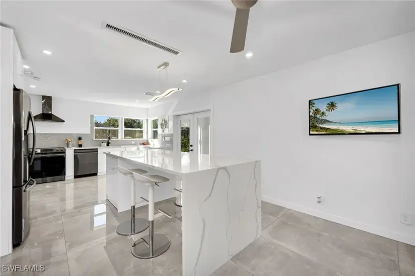 Picture of 2998 Orange St, Naples FL 34112