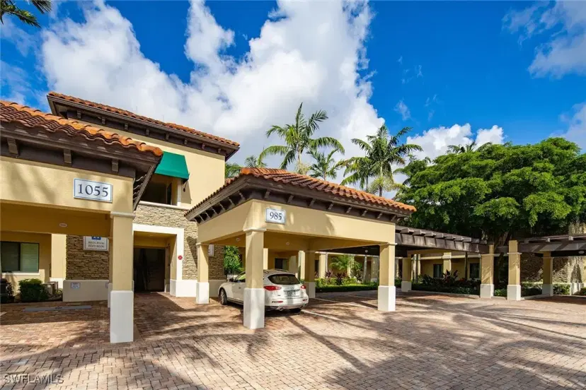 Picture of 985 Sandpiper St I201, Naples FL 34102