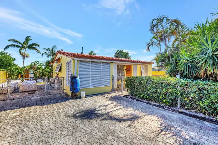 Picture of 5240 N Andrews Ave, Oakland Park FL 33309