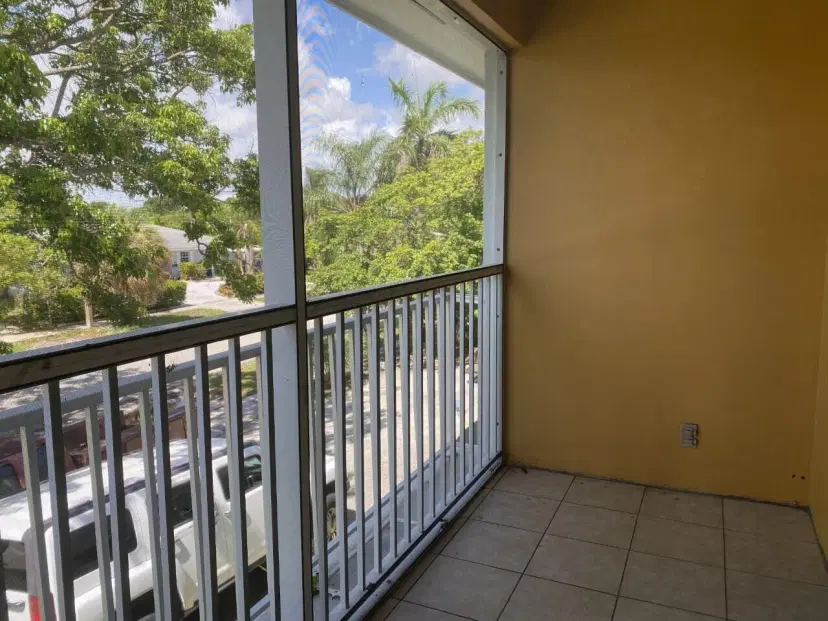 Picture of 1501 Crescent E49 Circle E49, Lake Park FL 33403