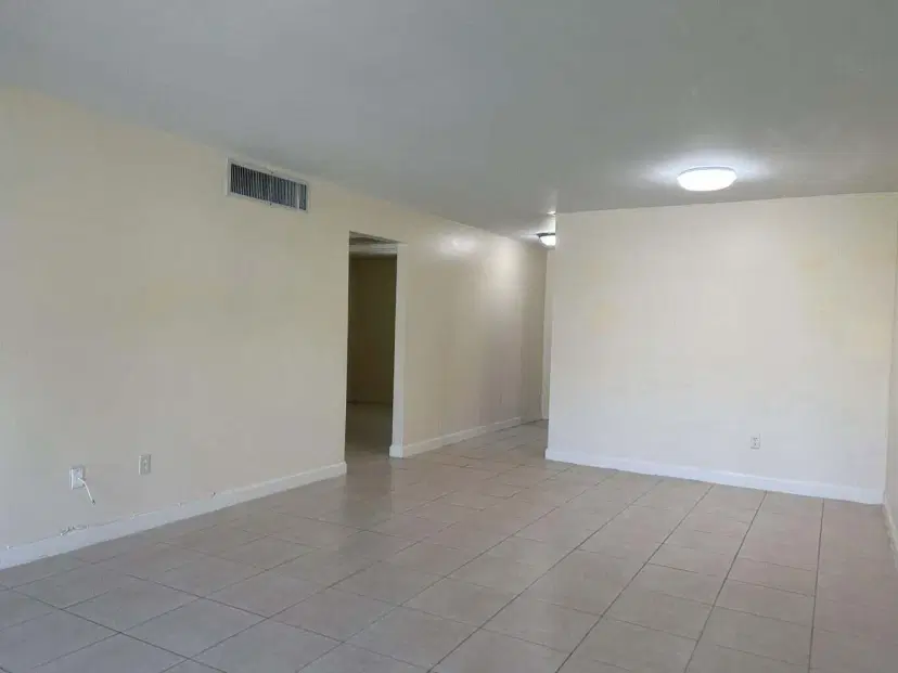 Picture of 1501 Crescent E49 Circle E49, Lake Park FL 33403