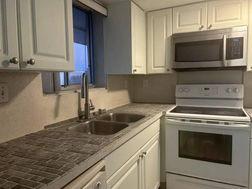 Picture of 1501 Crescent E49 Circle E49, Lake Park FL 33403