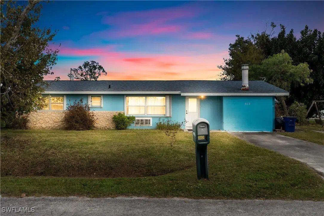 Picture of 372 Park Lane Dr, North Fort Myers, FL 33917