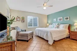 Picture of 1001 Foxfire Ln 109, Naples, FL 34104