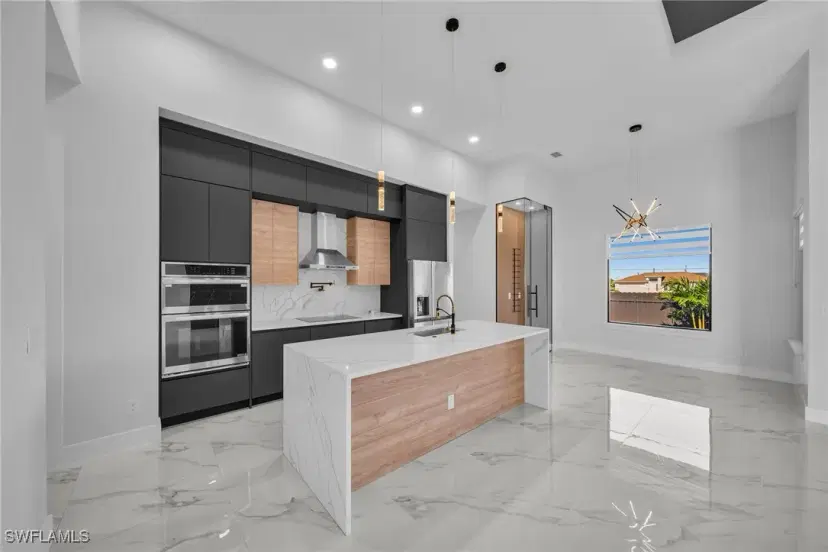 Picture of 205 Kismet Pkwy E, Cape Coral FL 33909