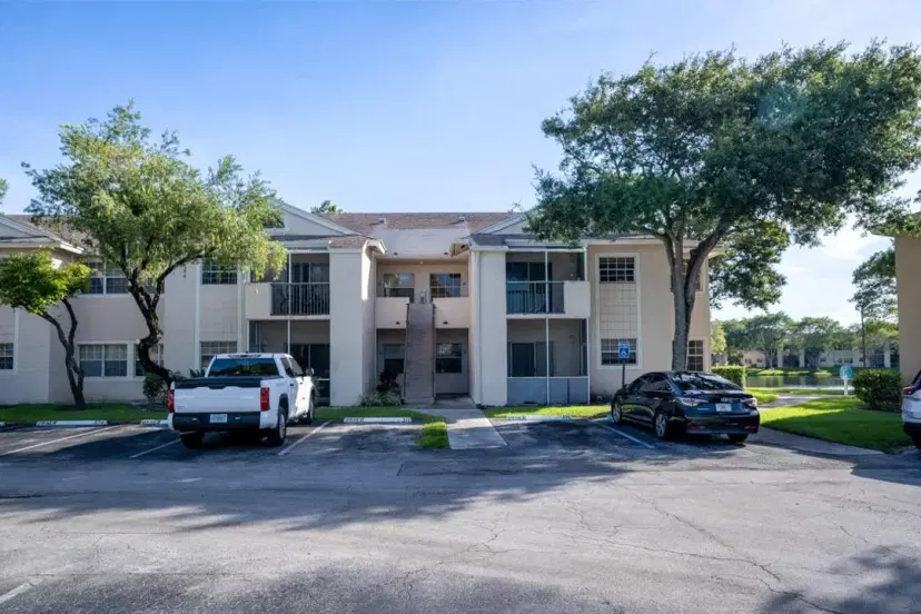 Picture of 640 Cypress Club Way H12, Deerfield Beach FL 33064
