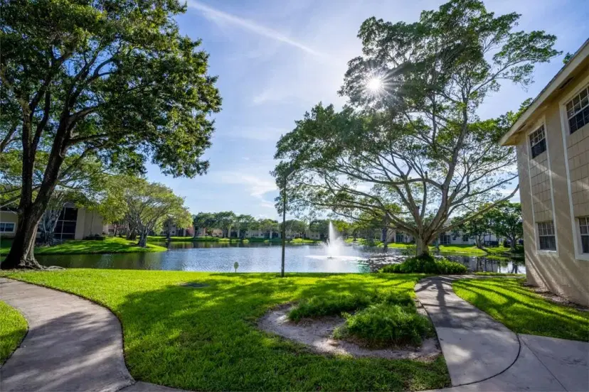 Picture of 640 Cypress Club Way H12, Deerfield Beach FL 33064