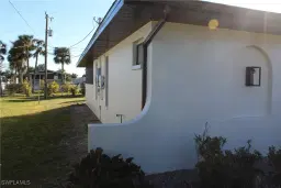 Picture of 351 Lakeview Dr, North Fort Myers, FL 33917