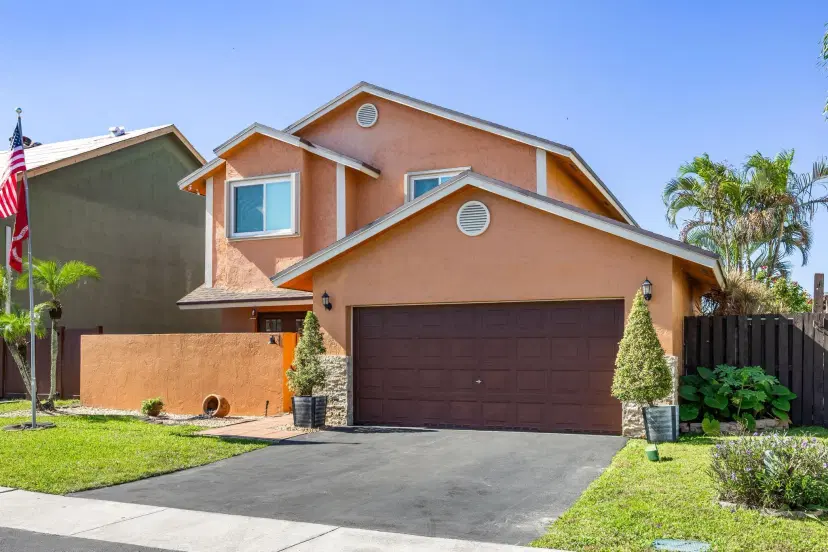 Picture of 940 SW 96Th Avenue, Pembroke Pines FL 33025