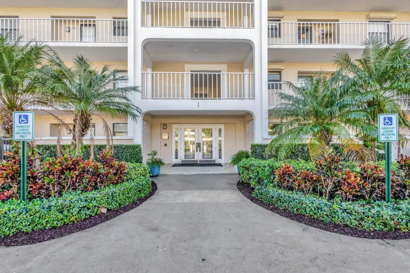 Picture of 300 N Highway A1A I301, Jupiter FL 33477