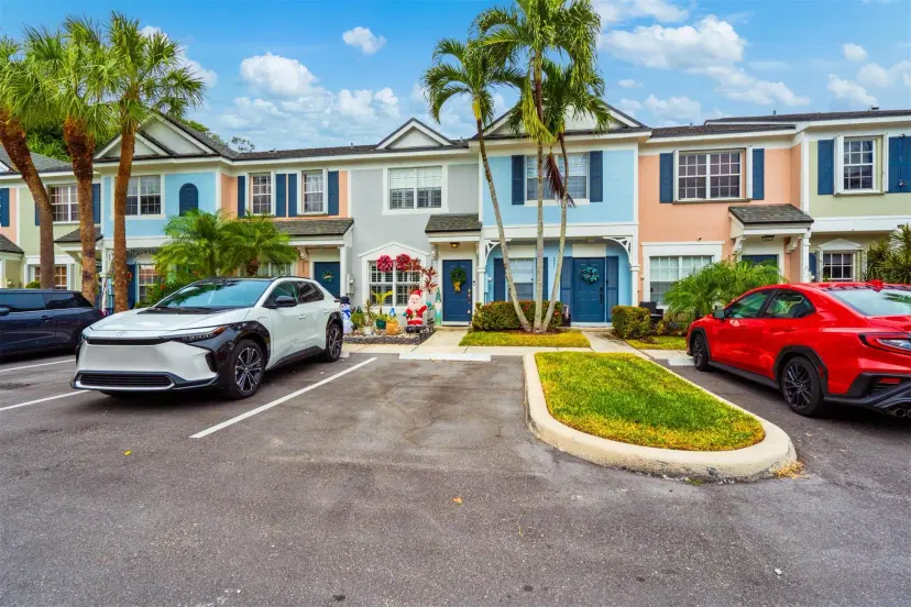 Picture of 5525 E Parade Place, Margate FL 33063