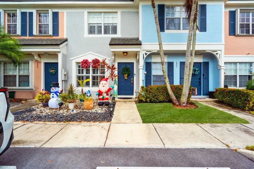 Picture of 5525 E Parade Place, Margate FL 33063